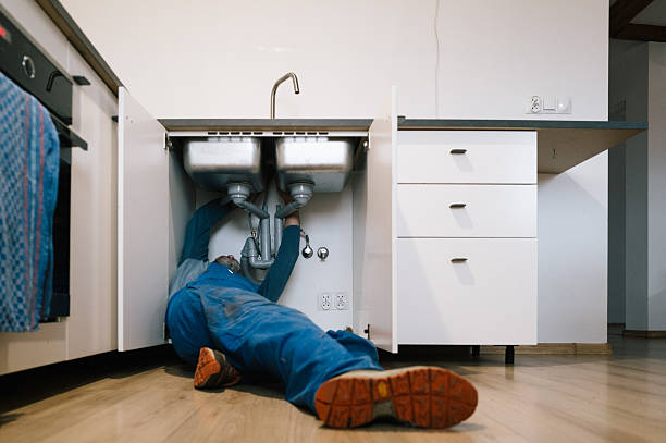 Professional Leak Detection technician working in Stone Park, IL
